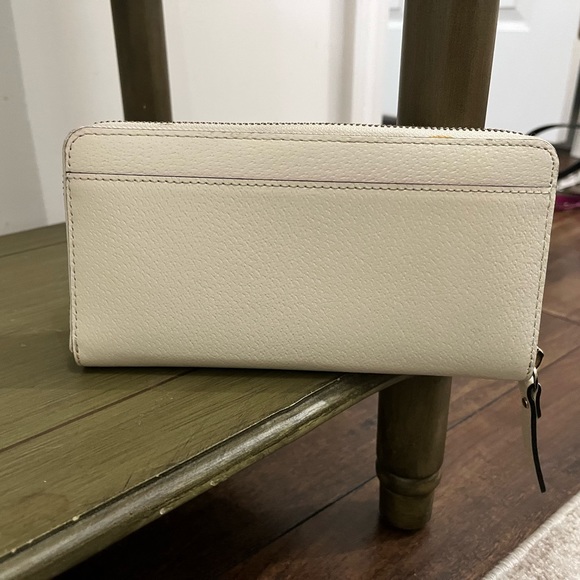 Kate Spade large wallet - Picture 2 of 3